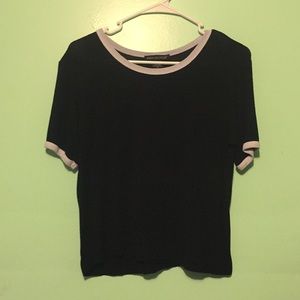 Black short sleeve tee